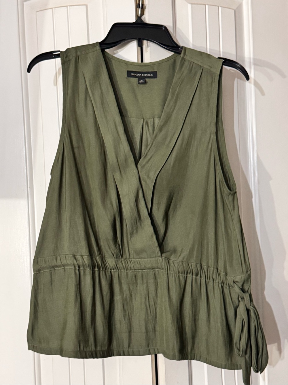 Banana Republic Olive Green Shell with Signature Label